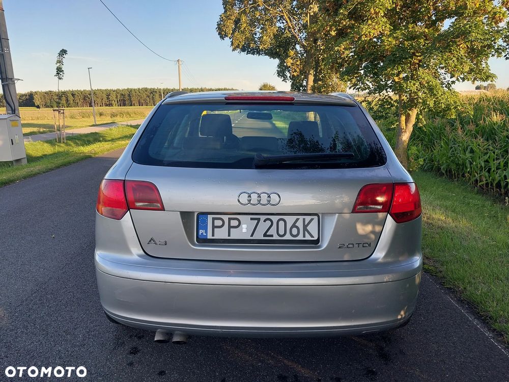 Audi A3 Sportback 2.0 TDI Ambiente S tronic - 8