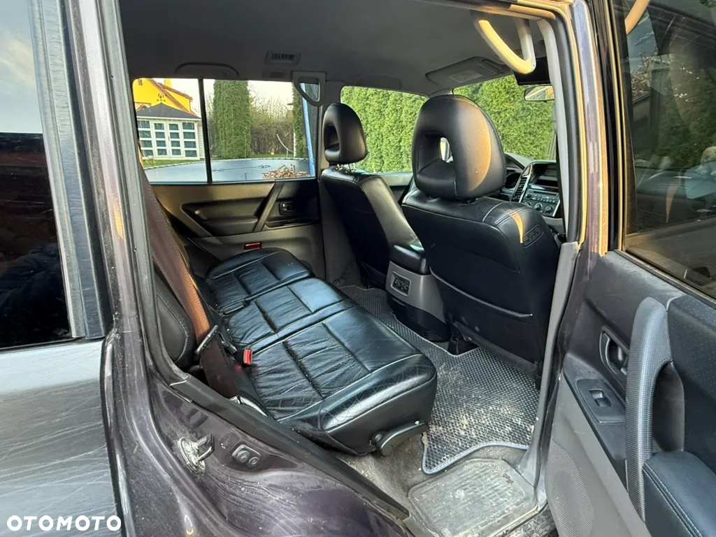 Mitsubishi Pajero 3.5 V6 GDI (lea)