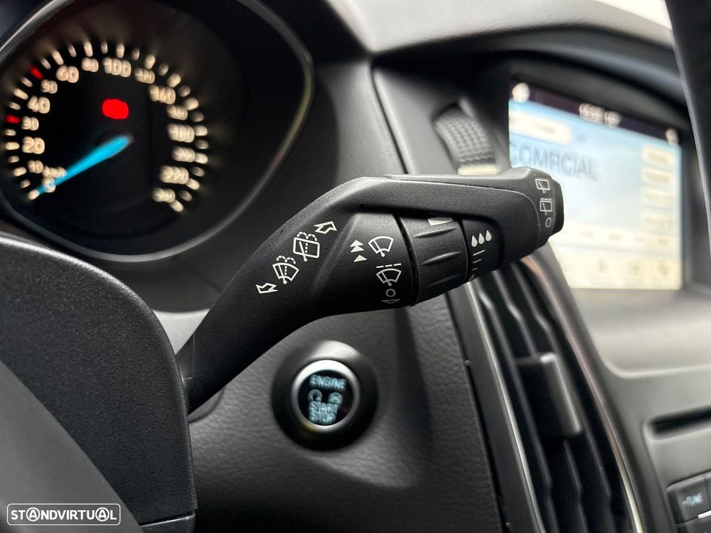 Ford Focus SW 1.5 TDCi EcoBlue Titanium - 19