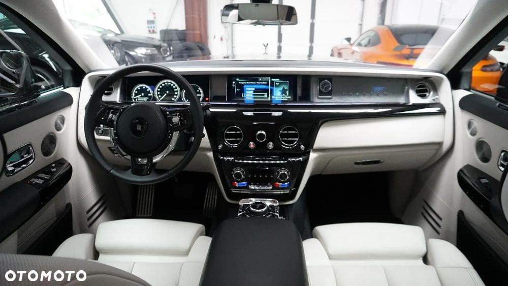 Rolls-Royce Phantom Standard - 7
