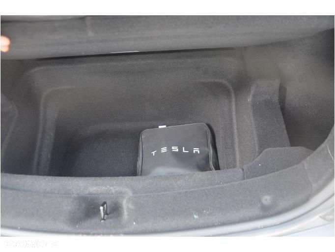 Tesla Model Y 79kWh Long Range AWD - 23