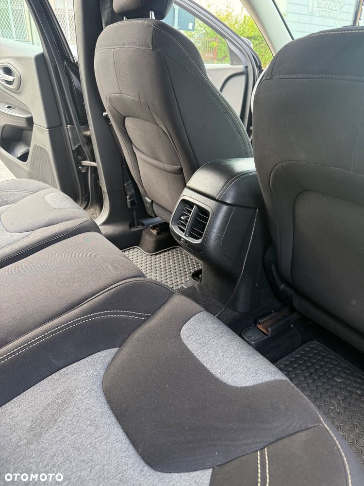Jeep Cherokee 2.0 MJD Active Drive I Longitude - 17