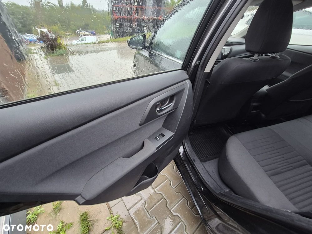 Toyota Auris 1.6 D-4D Dynamic - 36