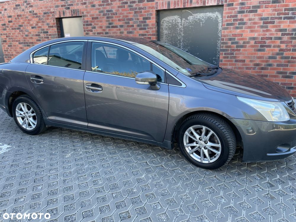 Toyota Avensis - 5
