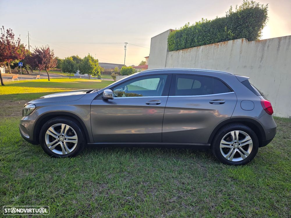 Mercedes-Benz GLA 220 d Urban - 2
