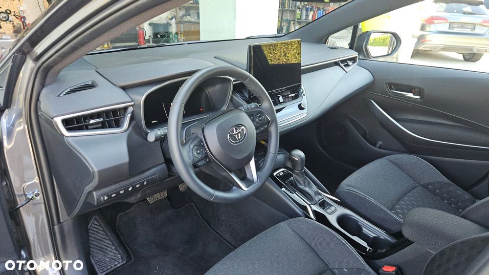 Toyota Corolla - 12