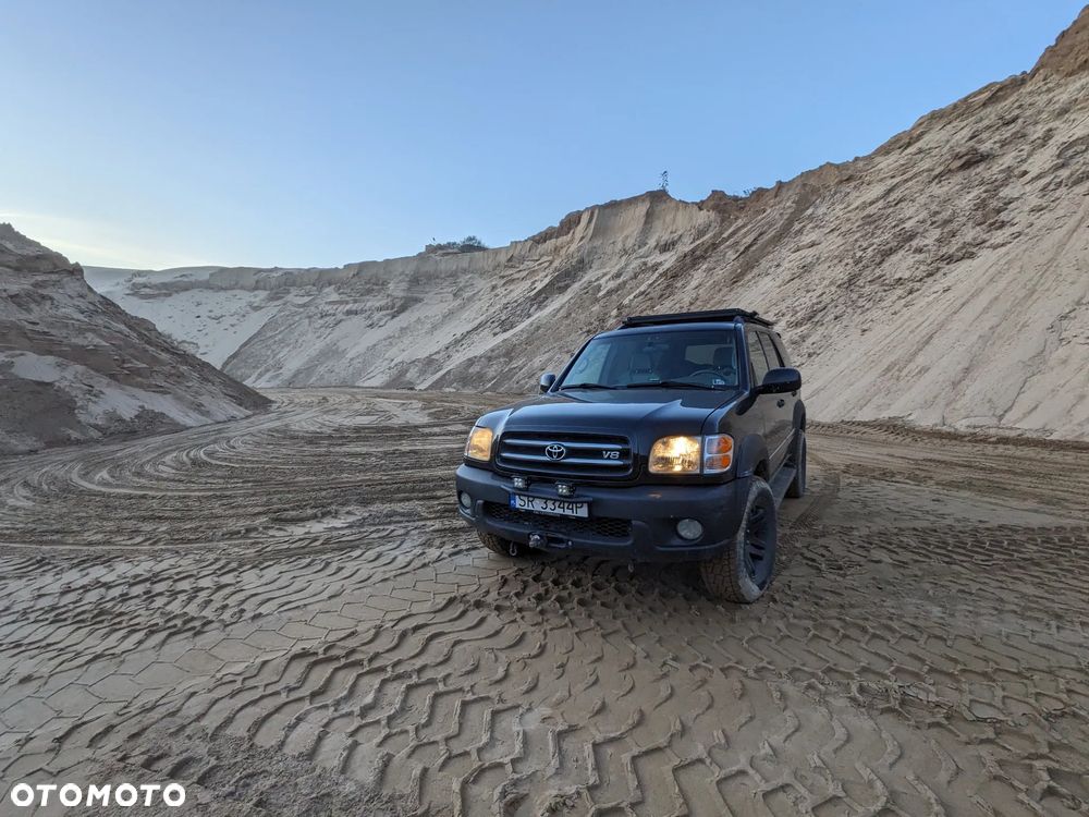 Toyota Sequoia - 12