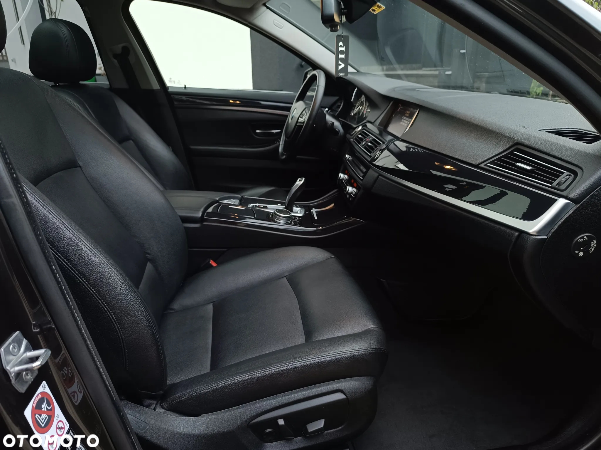 BMW Seria 5 520d Touring - 10