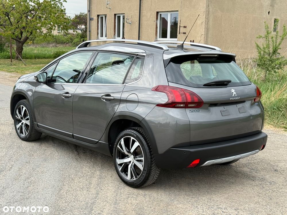 Peugeot 2008 1.2 Pure Tech Allure S&S - 5