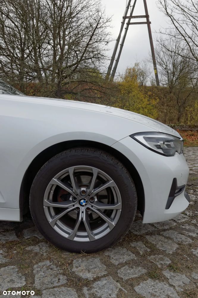 BMW Seria 3 320d Sport Line Shadow - 14