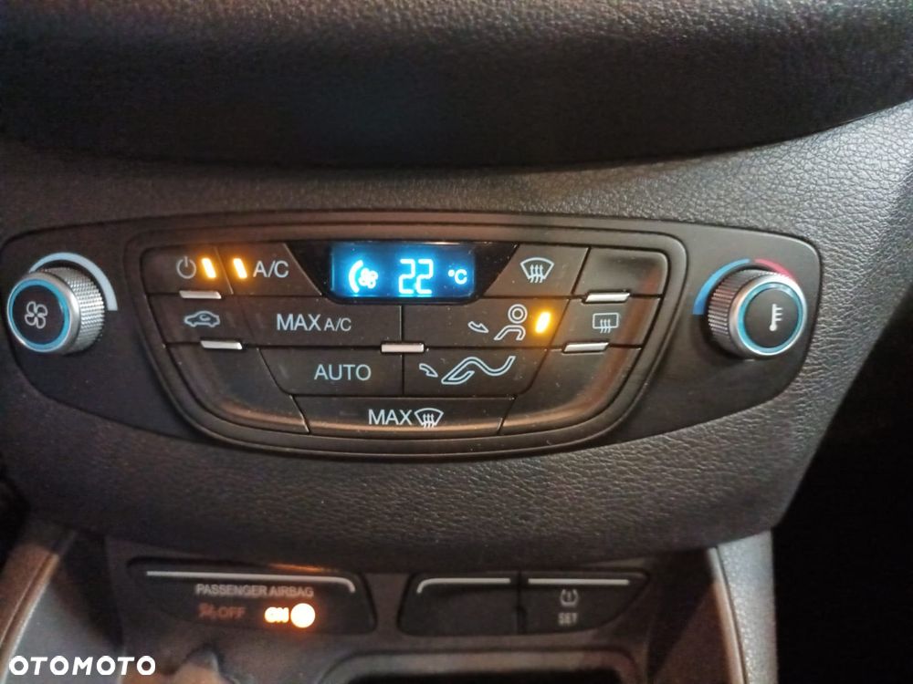Ford Tourneo Courier - 21