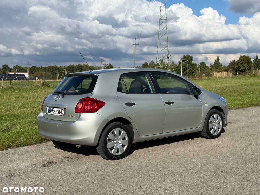 Toyota Auris - 13