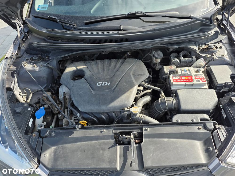 Hyundai Veloster 1.6 Premium - 26