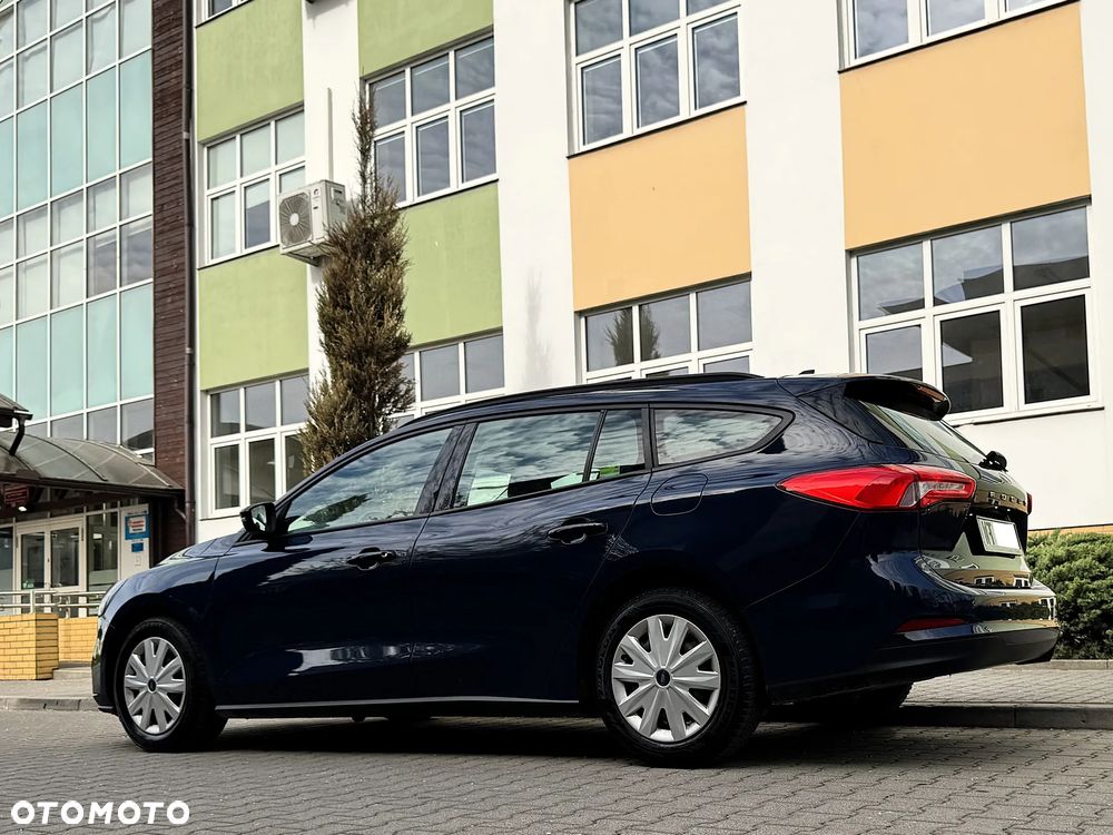 Ford Focus 1.0 EcoBoost Trend - 34