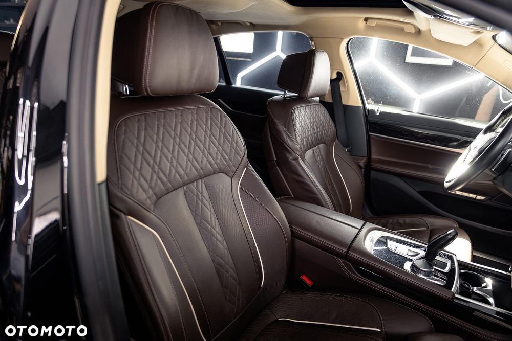 BMW Seria 7 740d xDrive - 9