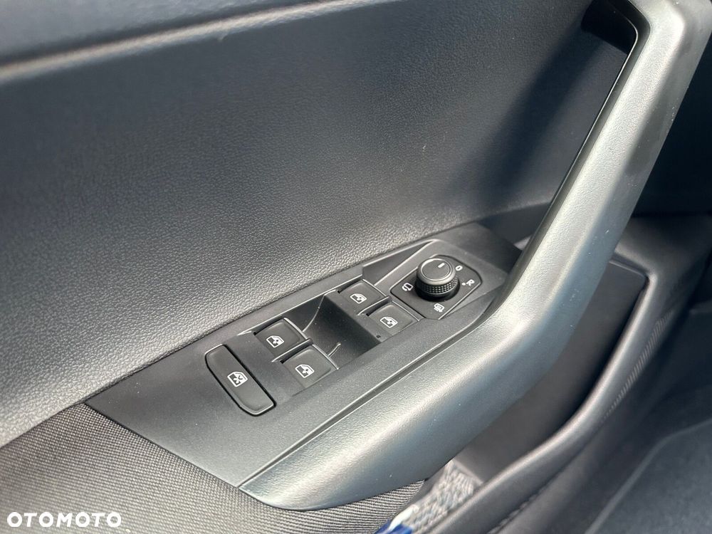 Volkswagen Polo 1.0 TSI Edition 50 DSG - 23