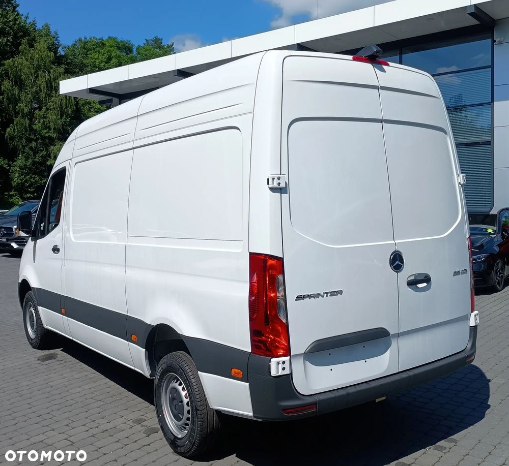 Mercedes-Benz Sprinter Furgon L2H2 150KM - wyprzedaż rocznika 2025 - 8