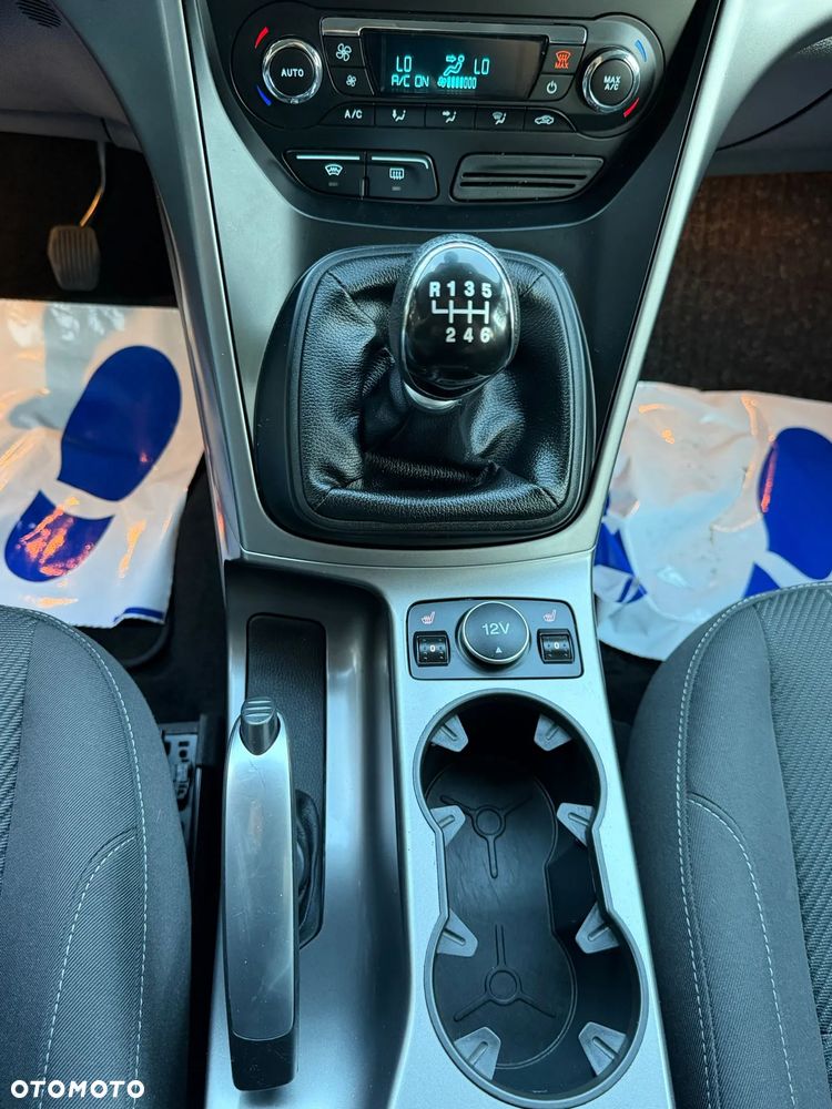 Ford Kuga - 28
