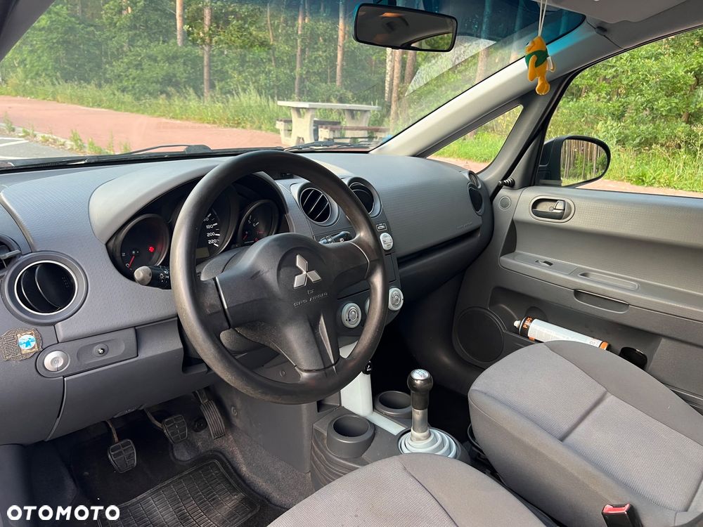 Mitsubishi Colt - 6