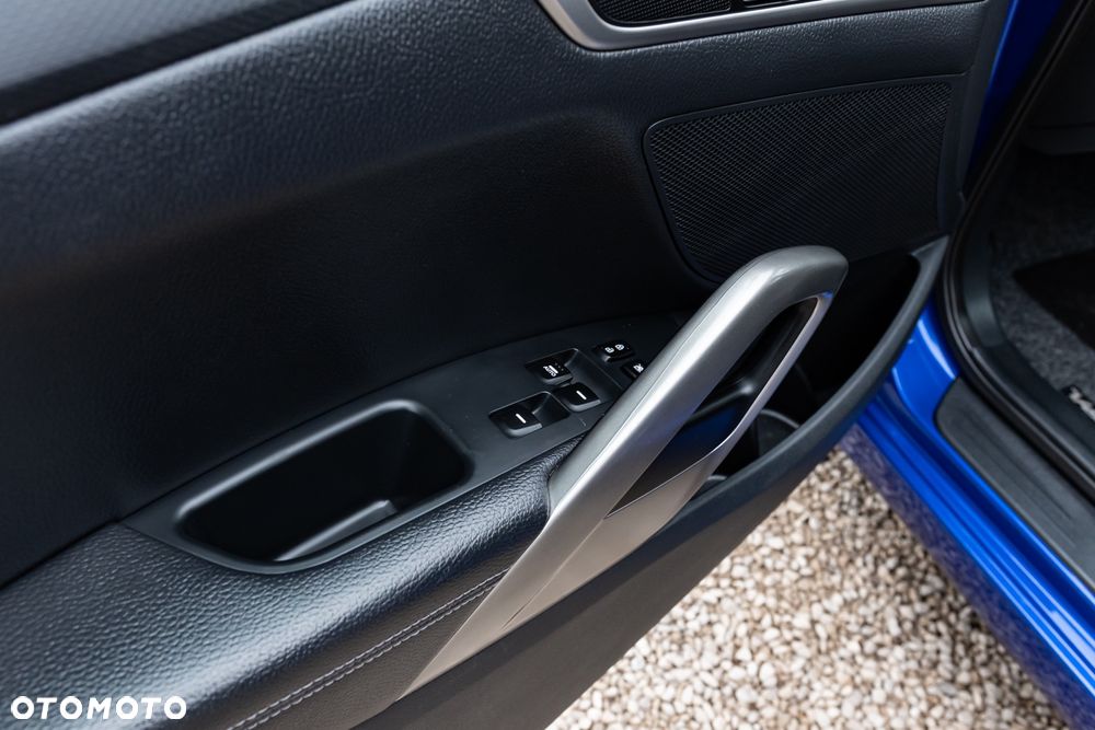 Hyundai Veloster 1.6 Premium - 19