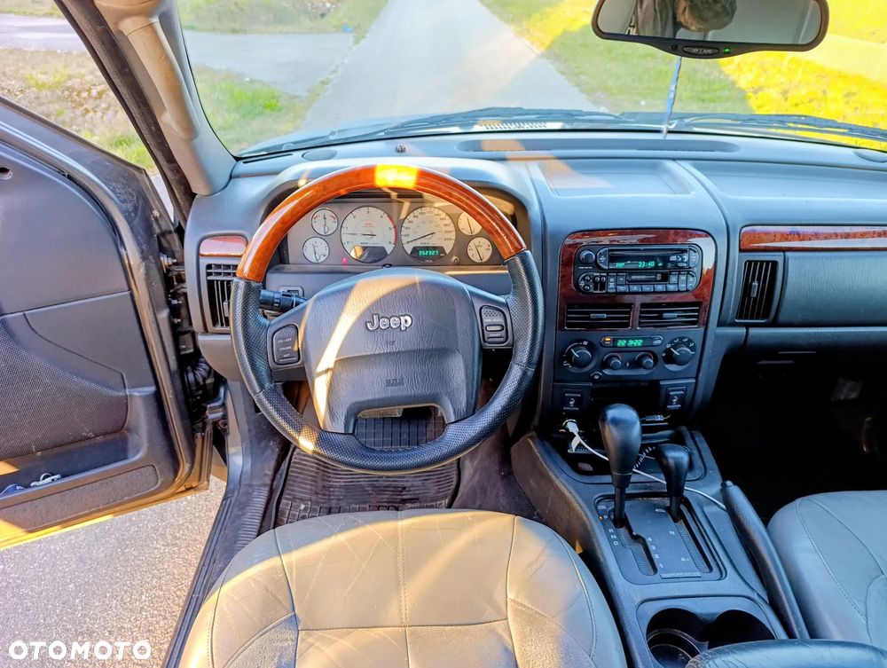 Jeep Grand Cherokee - 15