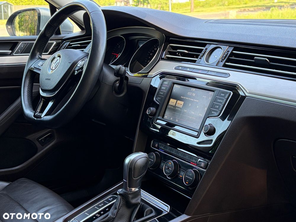 Volkswagen Passat Variant 2.0 TDI DSG (BlueMotion Technology) Highline - 11