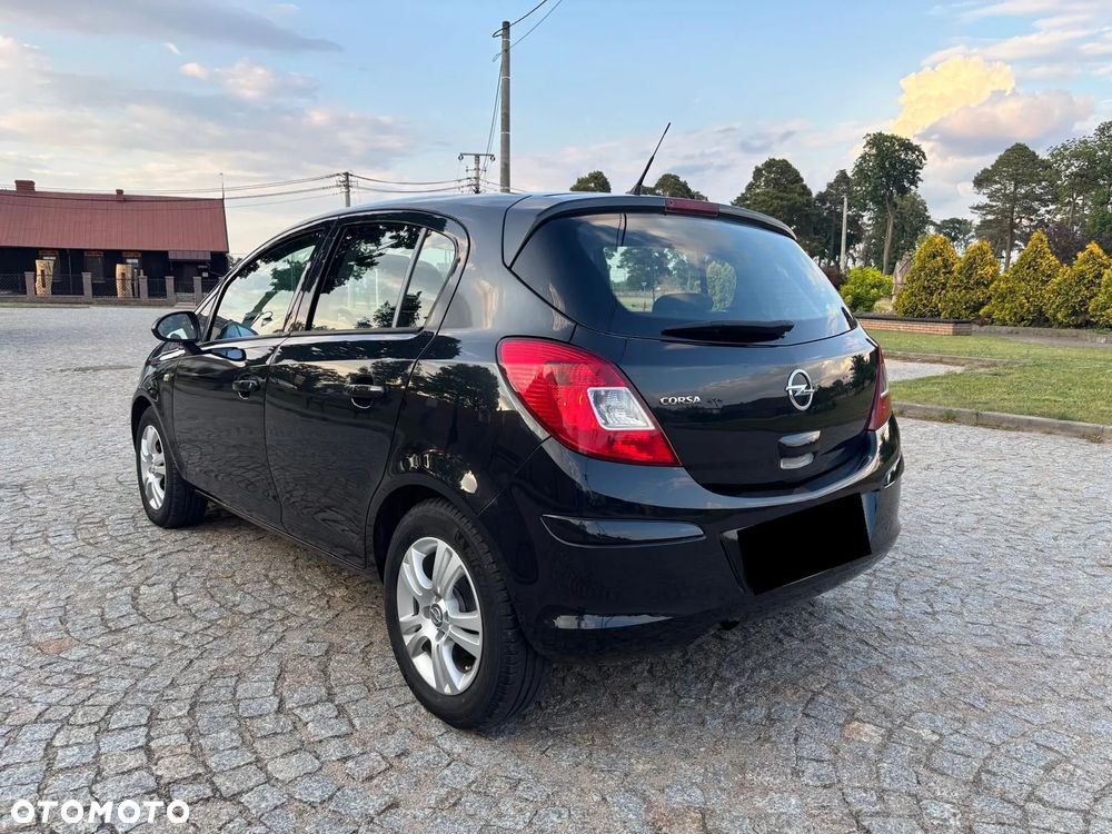 Opel Corsa 1.2 16V Cosmo - 23