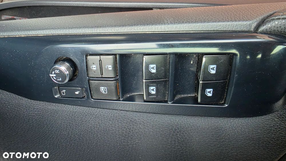 Toyota Camry 2.5 Hybrid Executive CVT - 18
