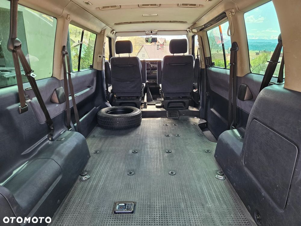 Volkswagen Caravelle - 8