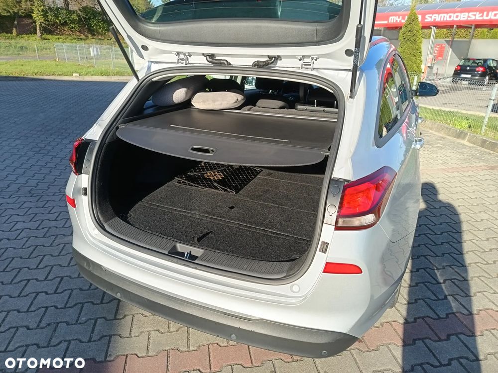 Hyundai i30 1.5 DPI Classic + - 11