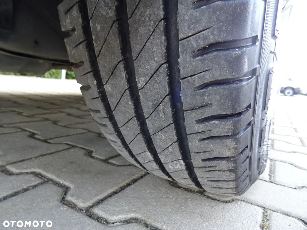 Renault Trafic 2,0 DCI 175tys km Furgon - 11