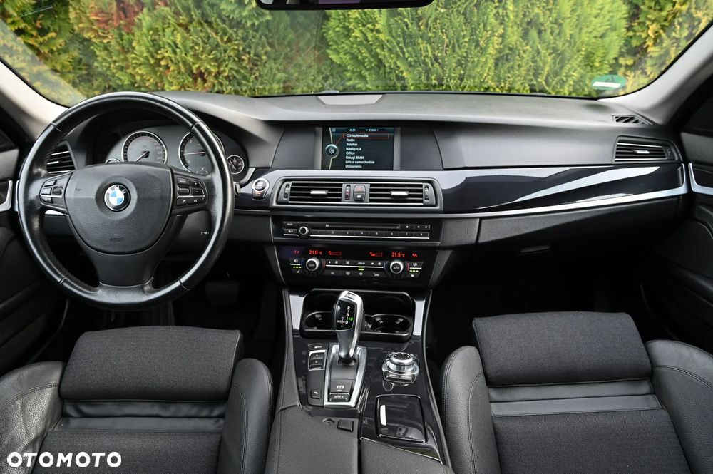 BMW Seria 5 520d - 29