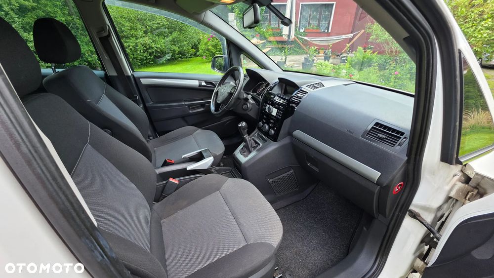 Opel Zafira - 9