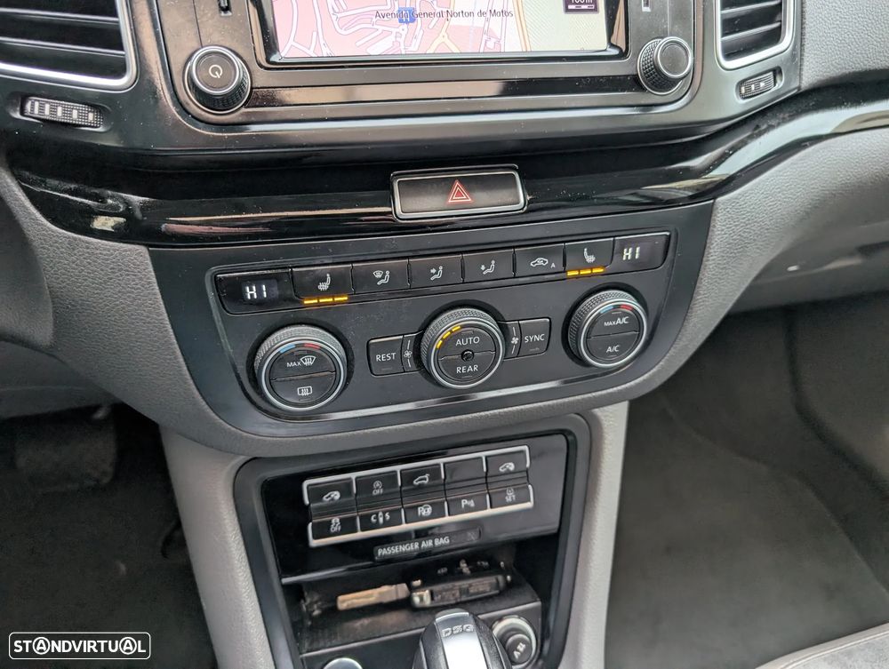 VW Sharan 1.4 TSI Highline DSG - 24