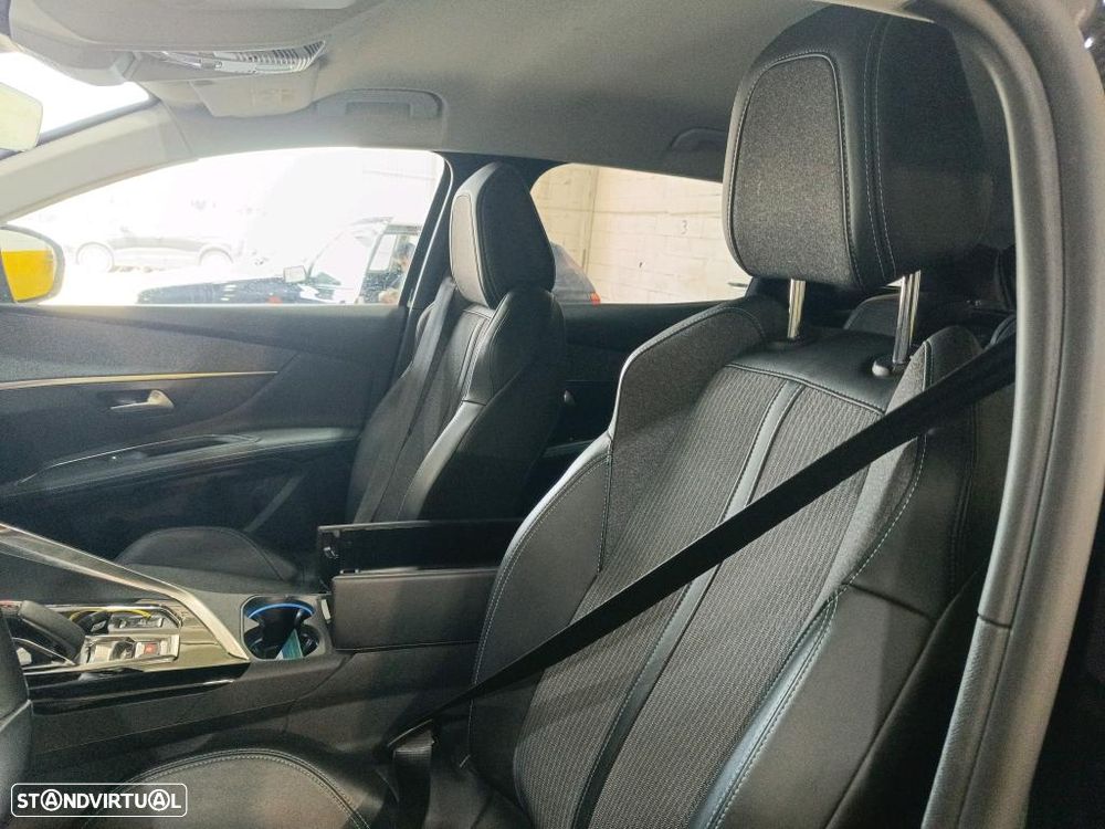Peugeot 3008 1.6 Hybrid Allure Pack e-EAT8 - 6