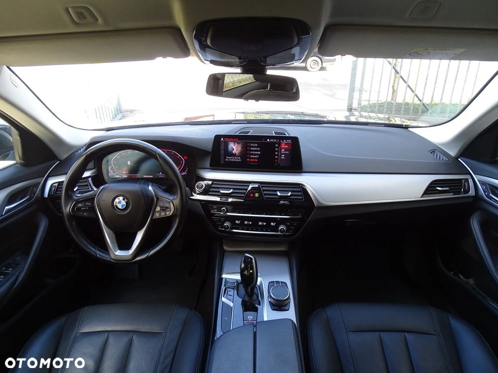 BMW Seria 5 520d - 14