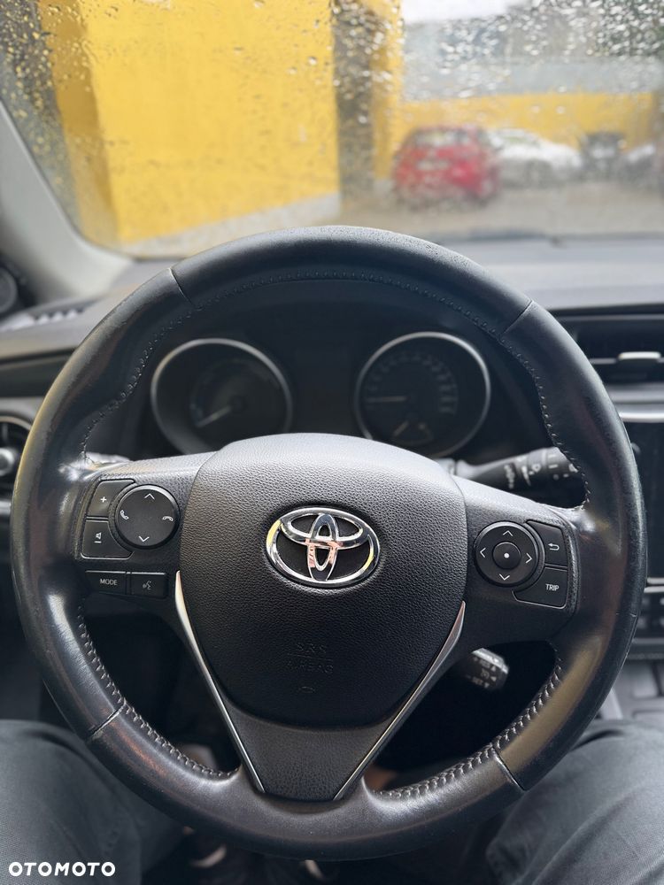 Toyota Auris Hybrid 135 Comfort - 12