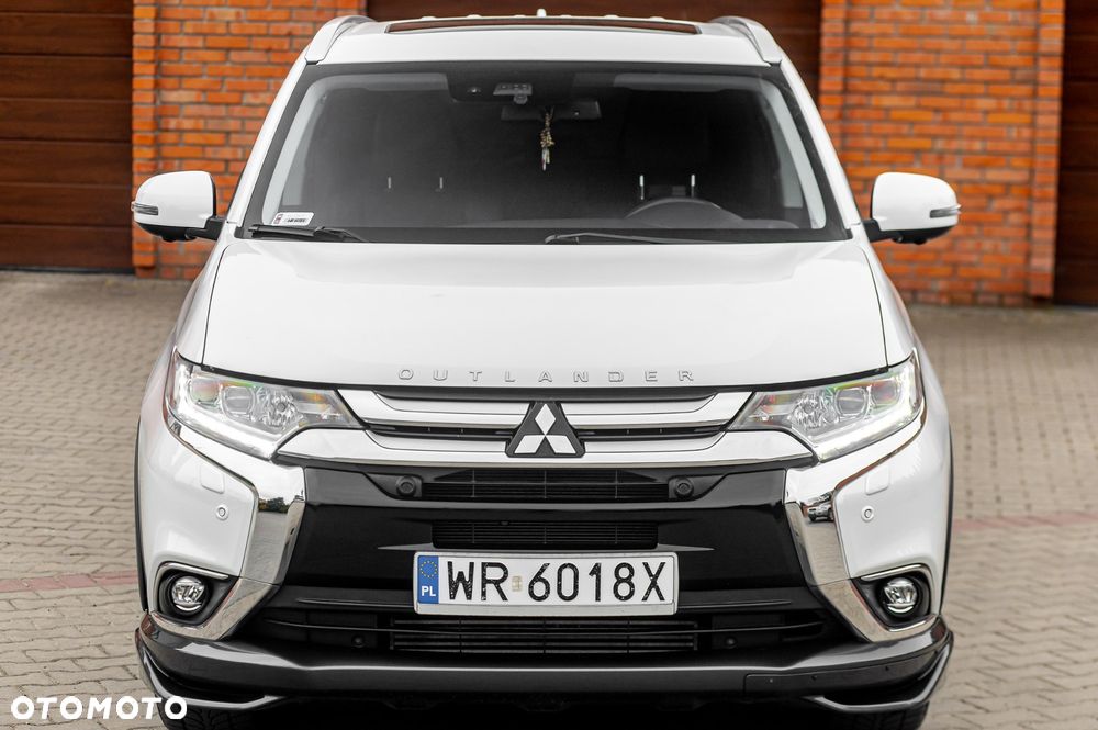 Mitsubishi Outlander 2.2 DID Instyle Navi 4WD - 3