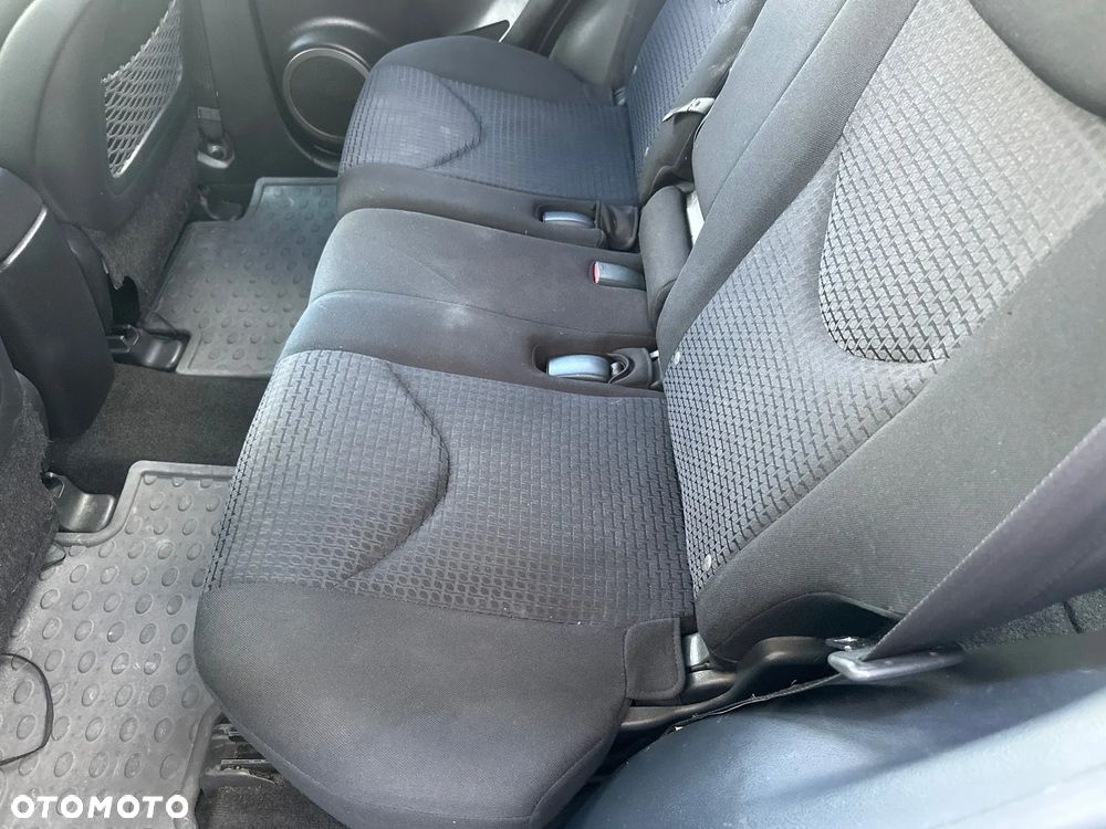 Toyota RAV4 - 23