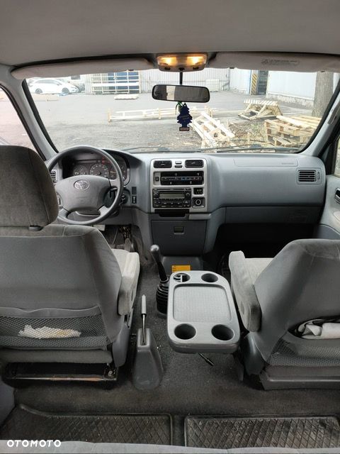 Toyota Hiace - 9