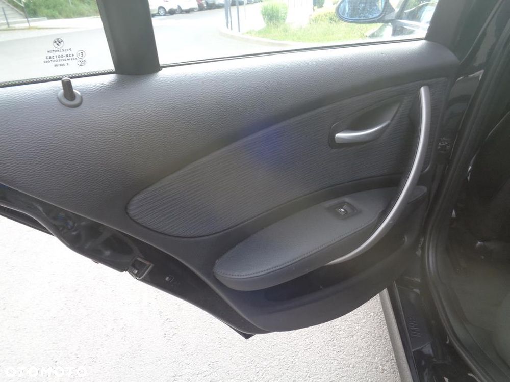 BMW Seria 1 - 32