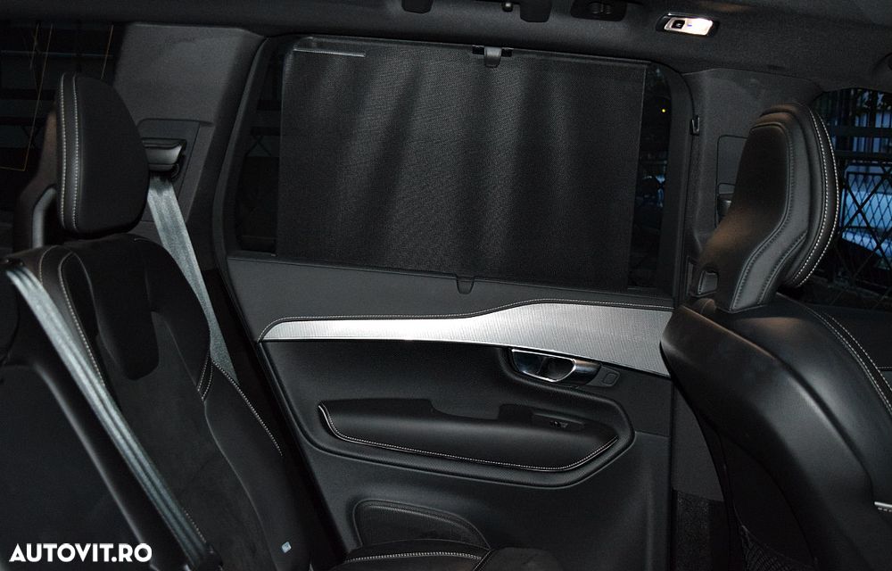 Volvo XC 90 B5 D AWD Ultimate Dark - 28