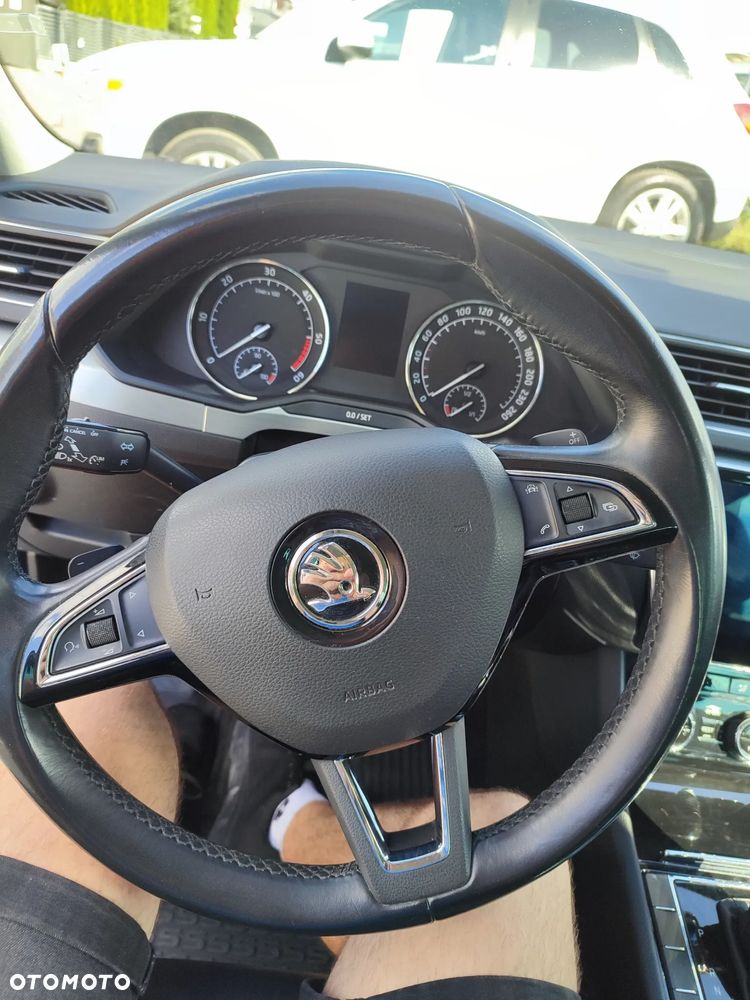 Skoda Superb 1.6 TDI DSG Ambition - 9