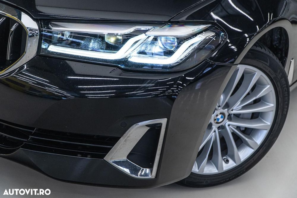 BMW Seria 5 530e Aut. Luxury Line - 39