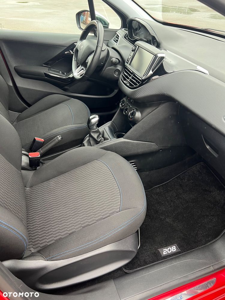 Peugeot 208 - 17