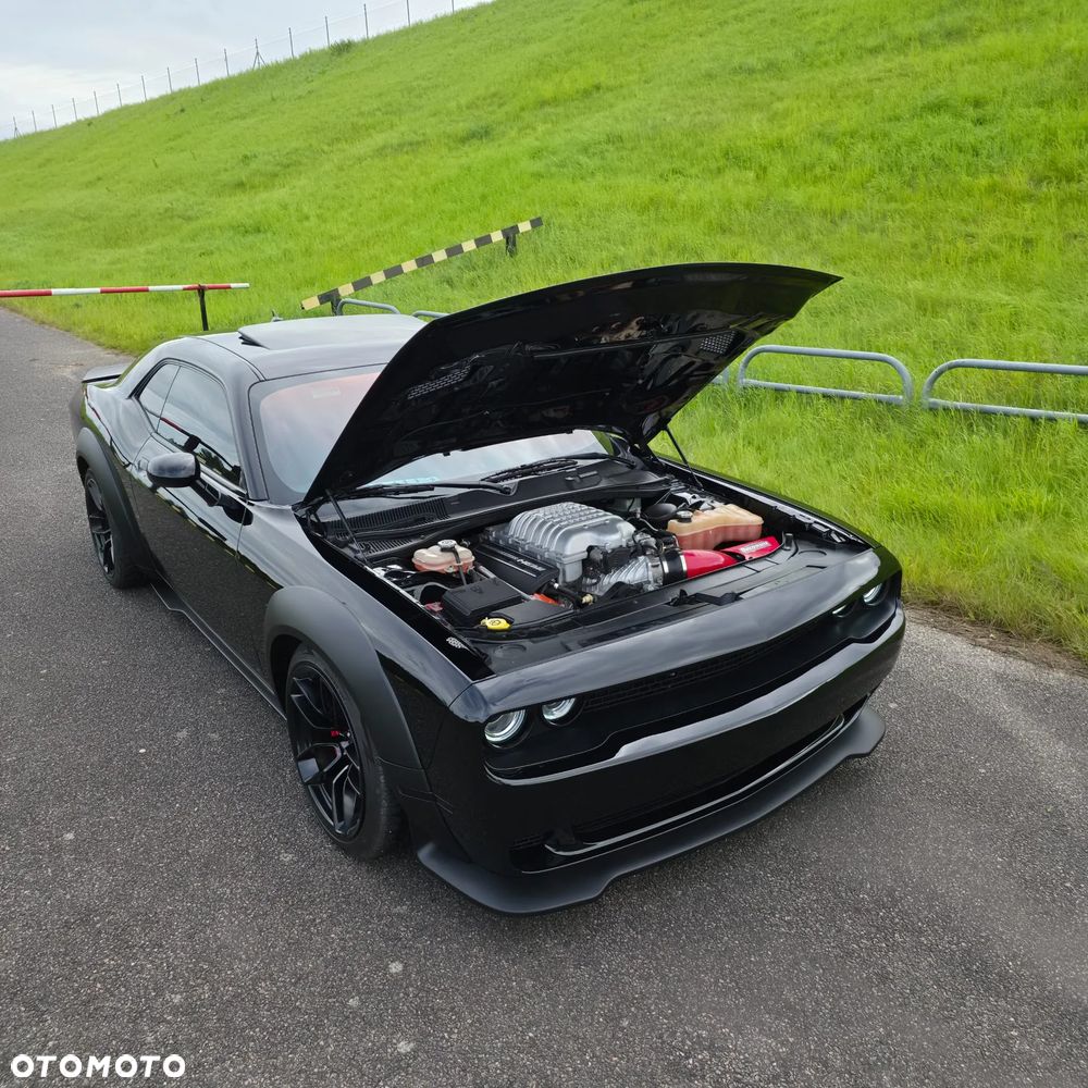 Dodge Challenger - 13