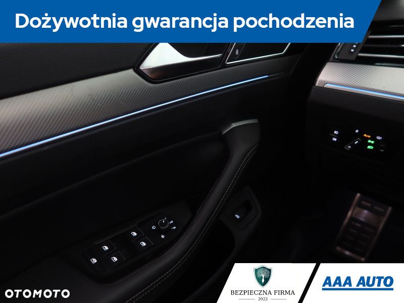 Volkswagen Passat - 22