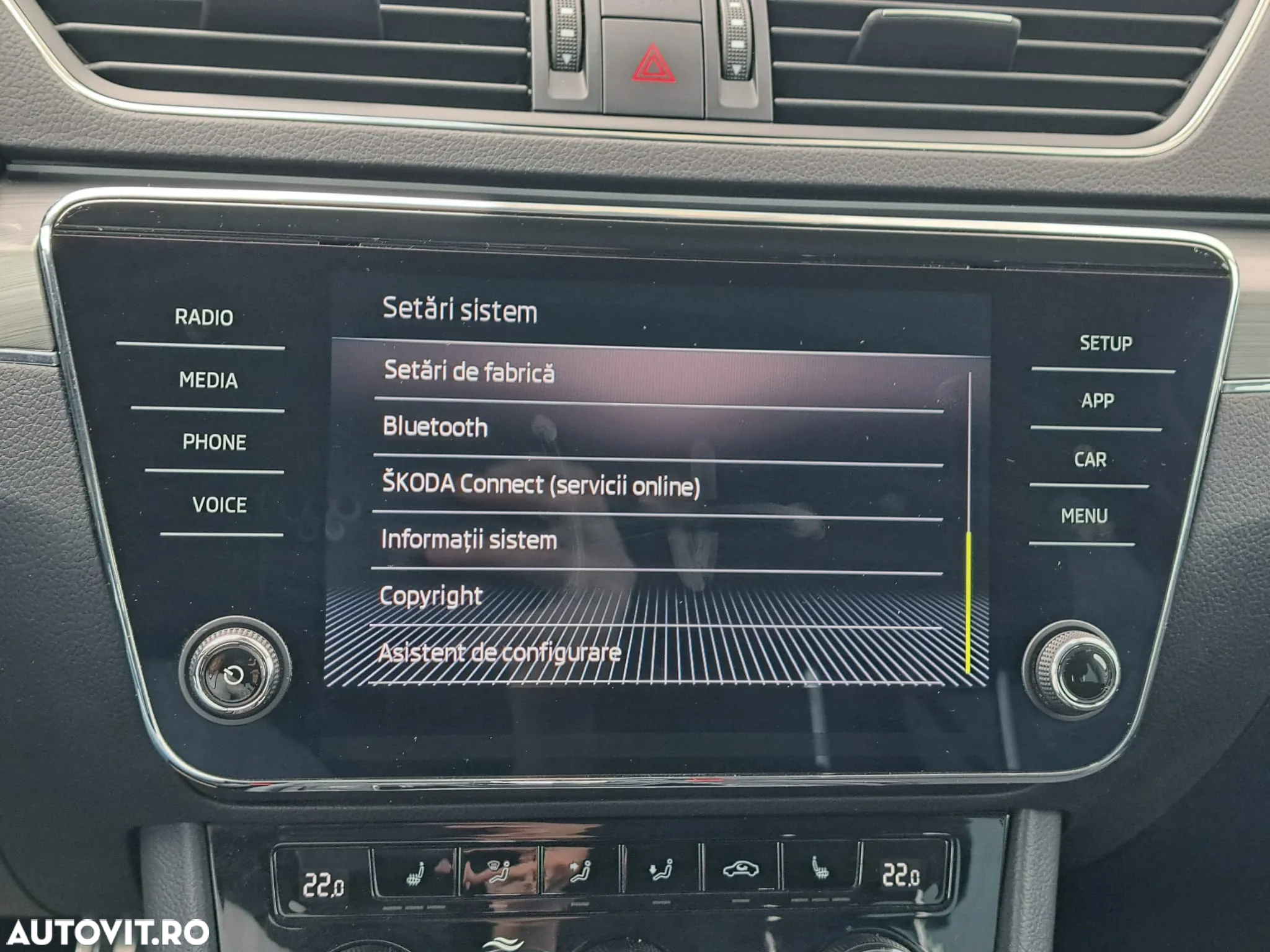 Skoda Superb Combi 2.0 TDI 4X4 DSG Scout - 15