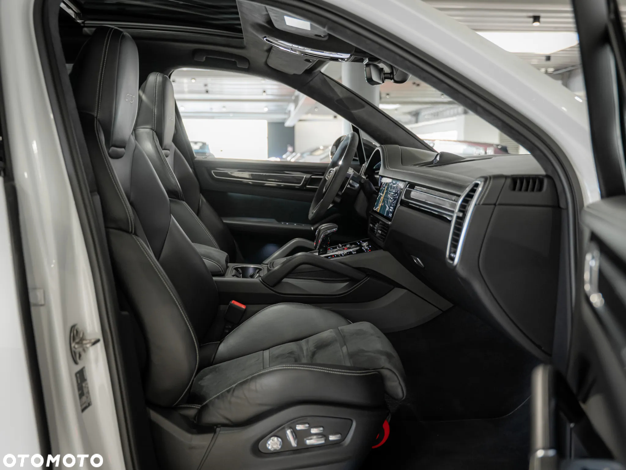 Porsche Cayenne GTS - 29