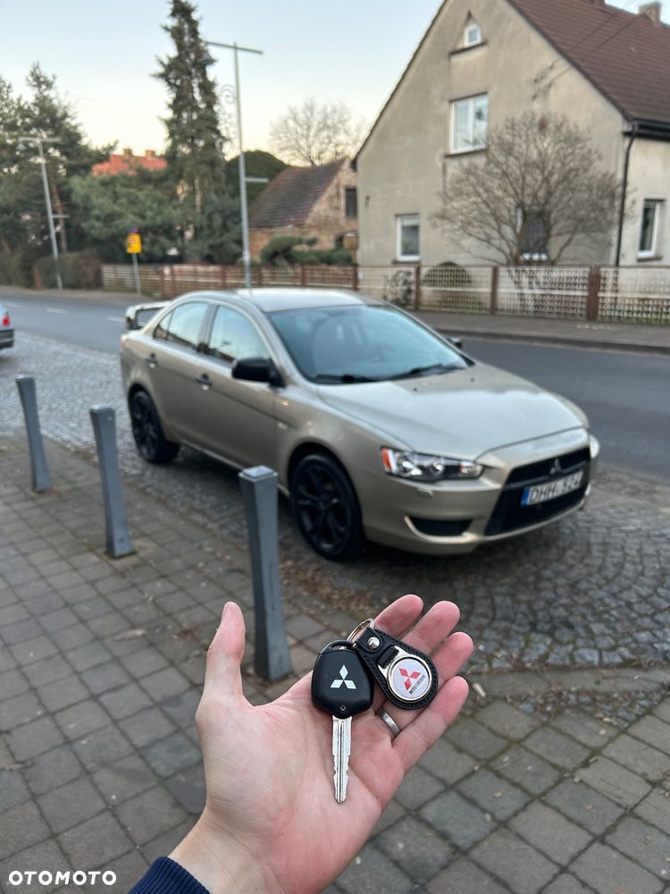 Mitsubishi Lancer 1.5 - 10